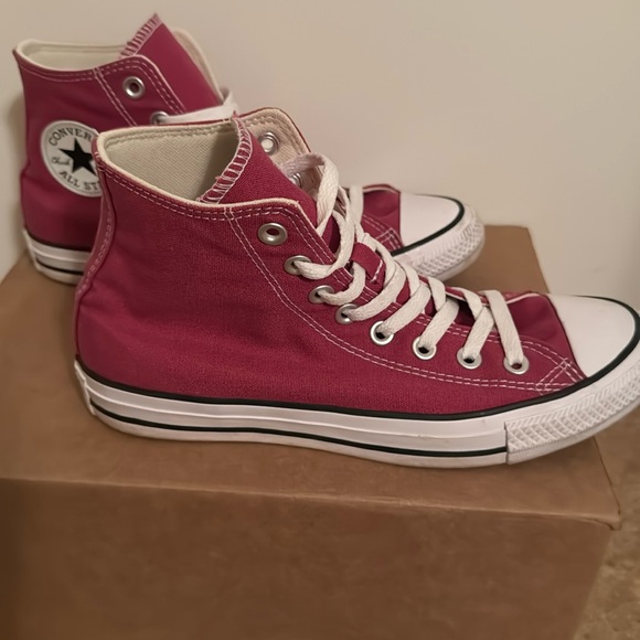 High top converse, raspberry pink, size 9 women, 7men - Picture 1 of 4